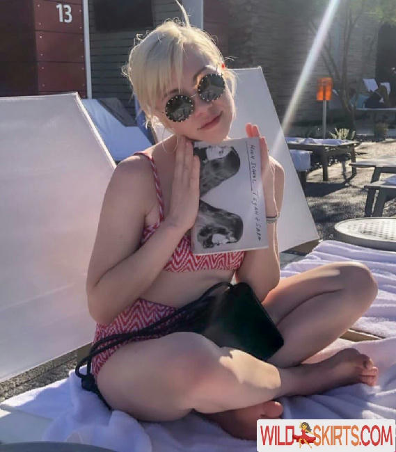 Carly Rae Jepsen / carlyraejepsen nude Instagram leaked photo #43