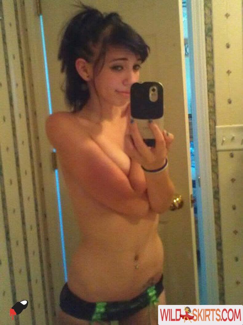 Carly Rae Jepson nude leaked photo #4