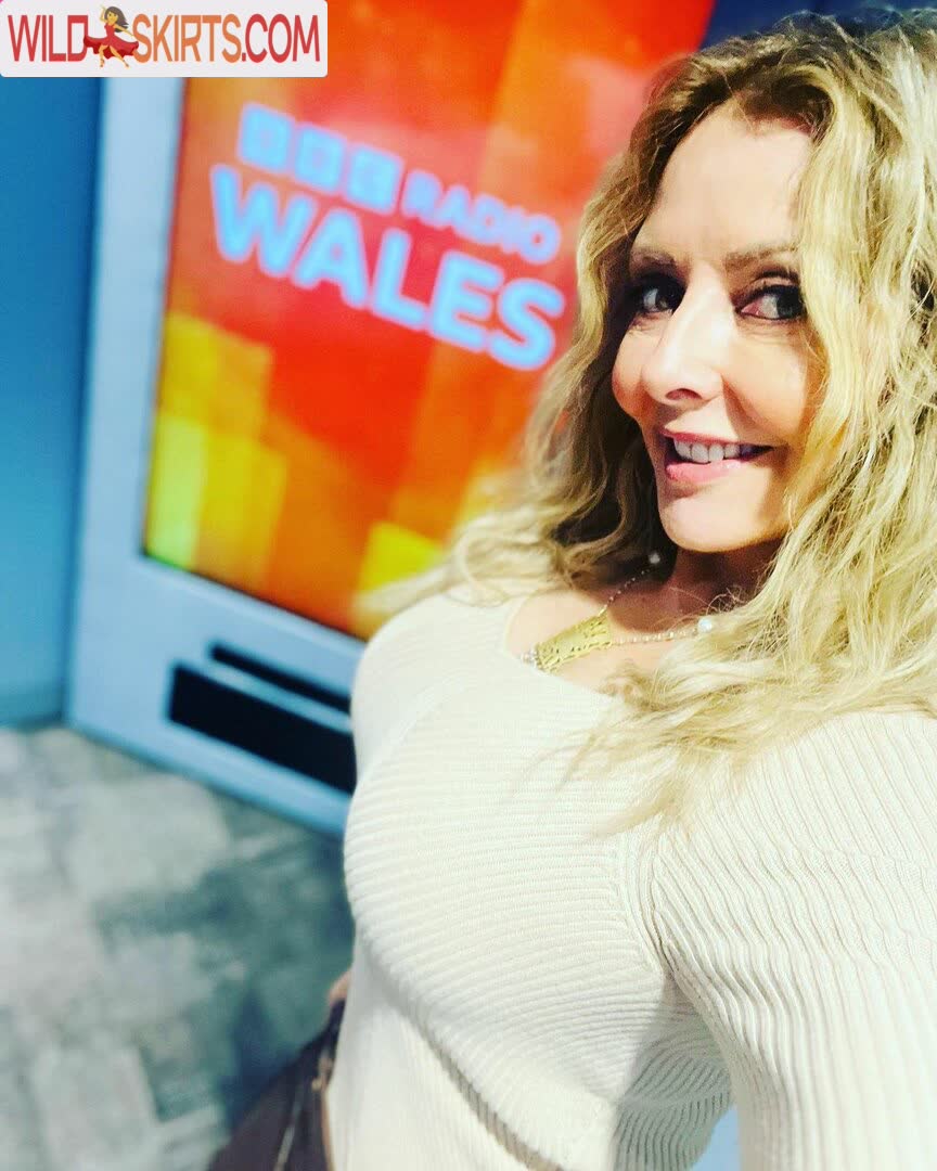 Carol Vorderman / carolvorders nude Instagram leaked photo #2