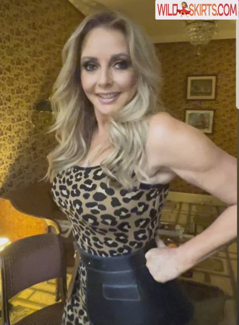 Carol Vorderman / carolvorders nude Instagram leaked photo #4