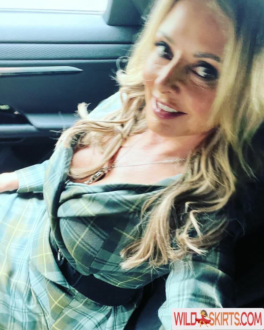 Carol Vorderman / carolvorders nude Instagram leaked photo #15