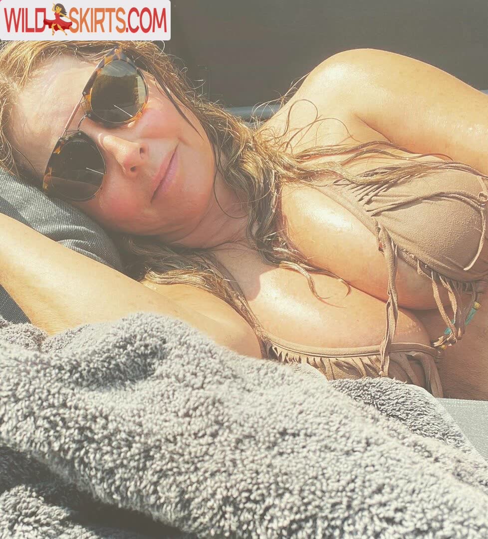 Carol Vorderman nude leaked photo #541