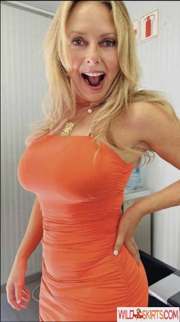 Carol Vorderman / carolvorders nude Instagram leaked photo #931