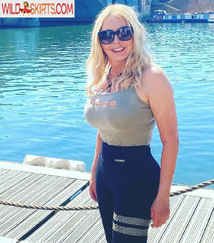 Carol Vorderman / carolvorders nude Instagram leaked photo #144