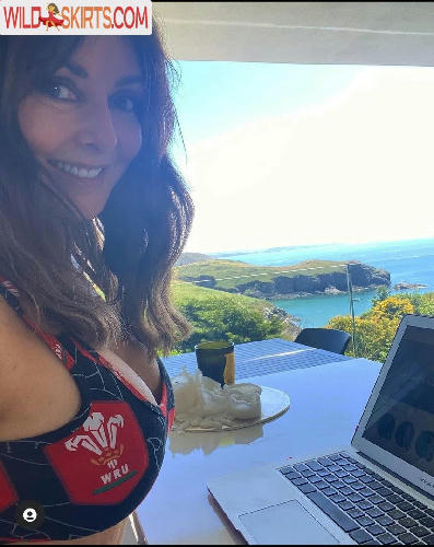 Carol Vorderman / carolvorders nude Instagram leaked photo #14