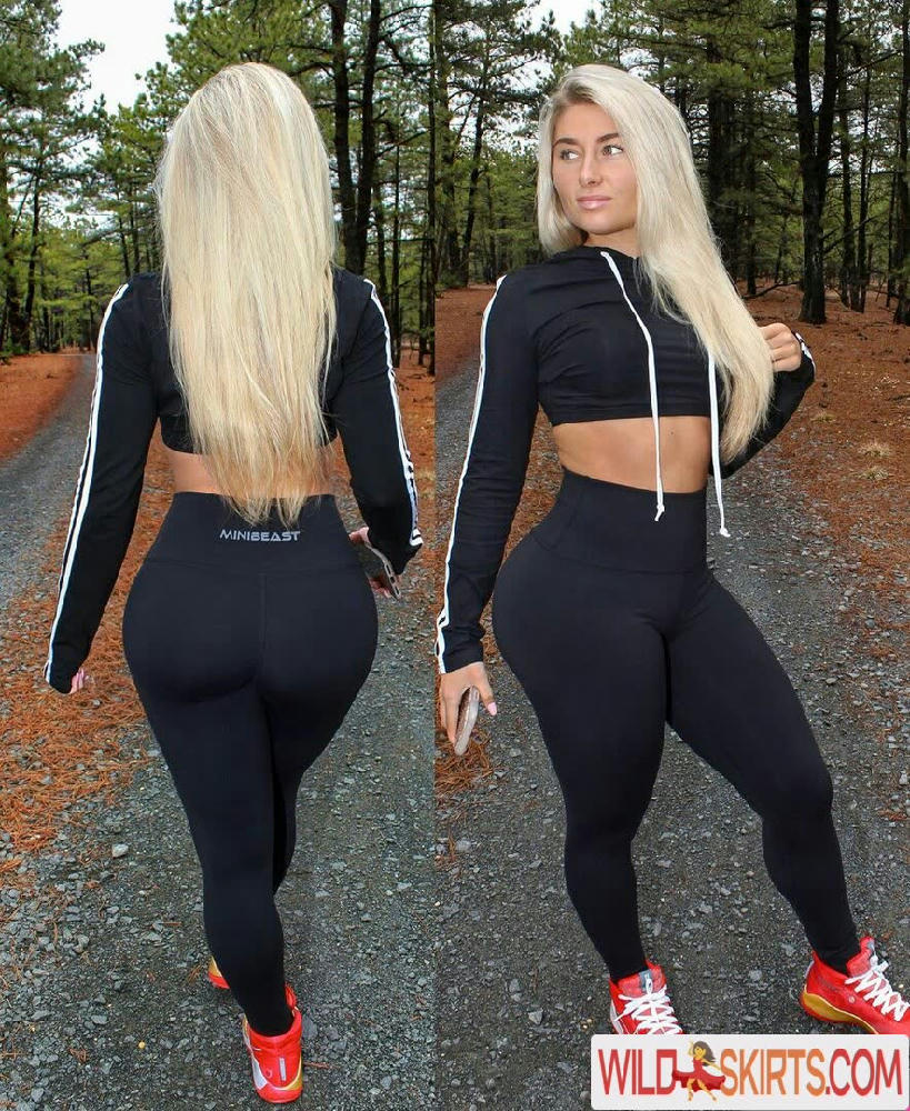 Carriejune / Anne Bowlby / carrieann / misscarriejune nude OnlyFans, Instagram leaked photo #11