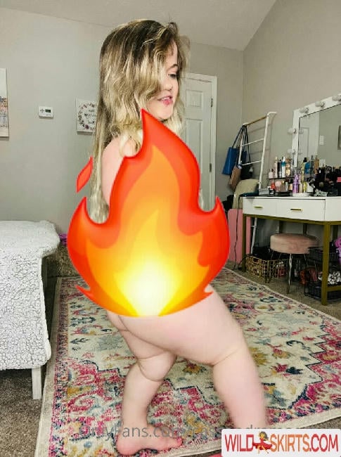 cassandra / cassandrajulliaoff / cassandramaechild / cassiiemelinda nude OnlyFans, Instagram leaked photo #8