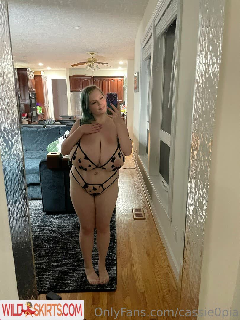 Cassie0pia / cassie0pia / tcassie0pia / therealcassie0pia nude OnlyFans, Instagram leaked photo #9