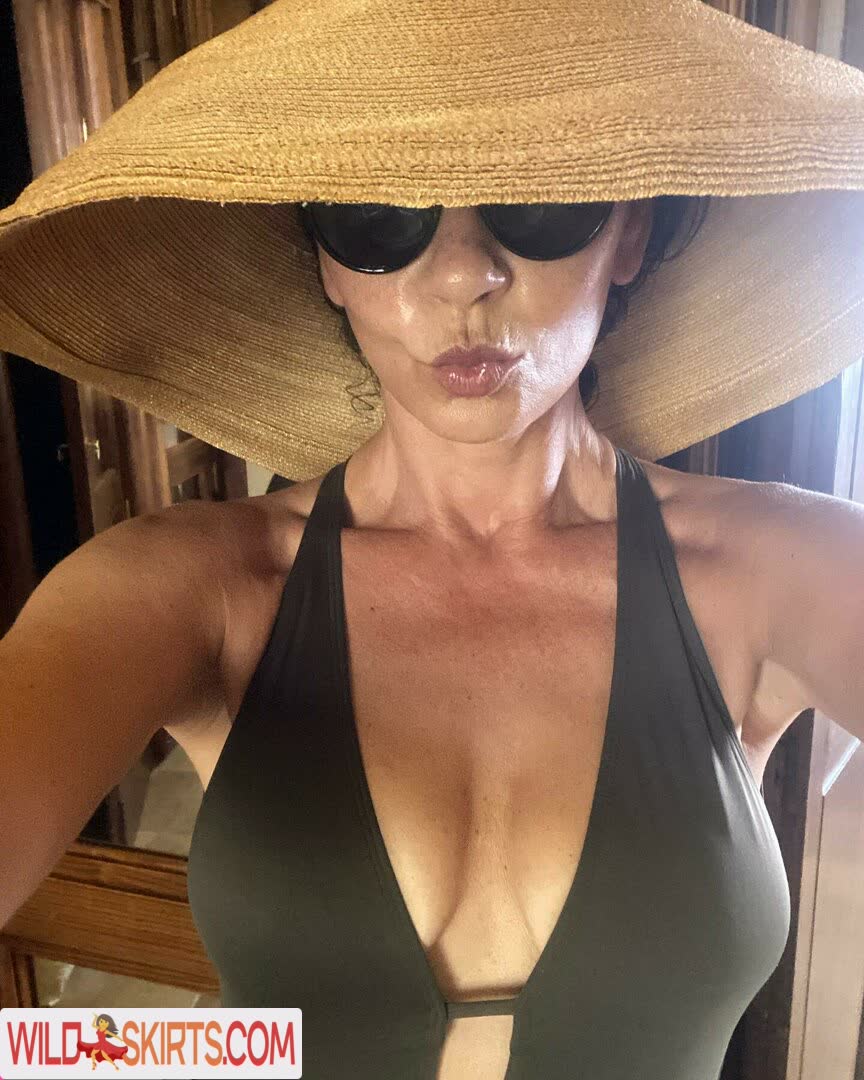 Catherine Zeta-Jones / catherinezetajones nude Instagram leaked photo #19