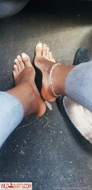 cfootgoddessx / cfootgoddessx / chocolate_foot_goddess nude OnlyFans, Instagram leaked photo #16