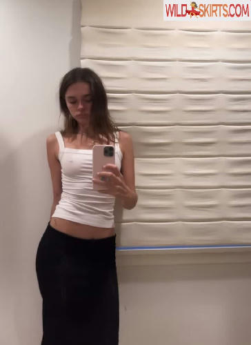 Charlotte Lawrence / charlotteslawrence nude Instagram leaked photo #3