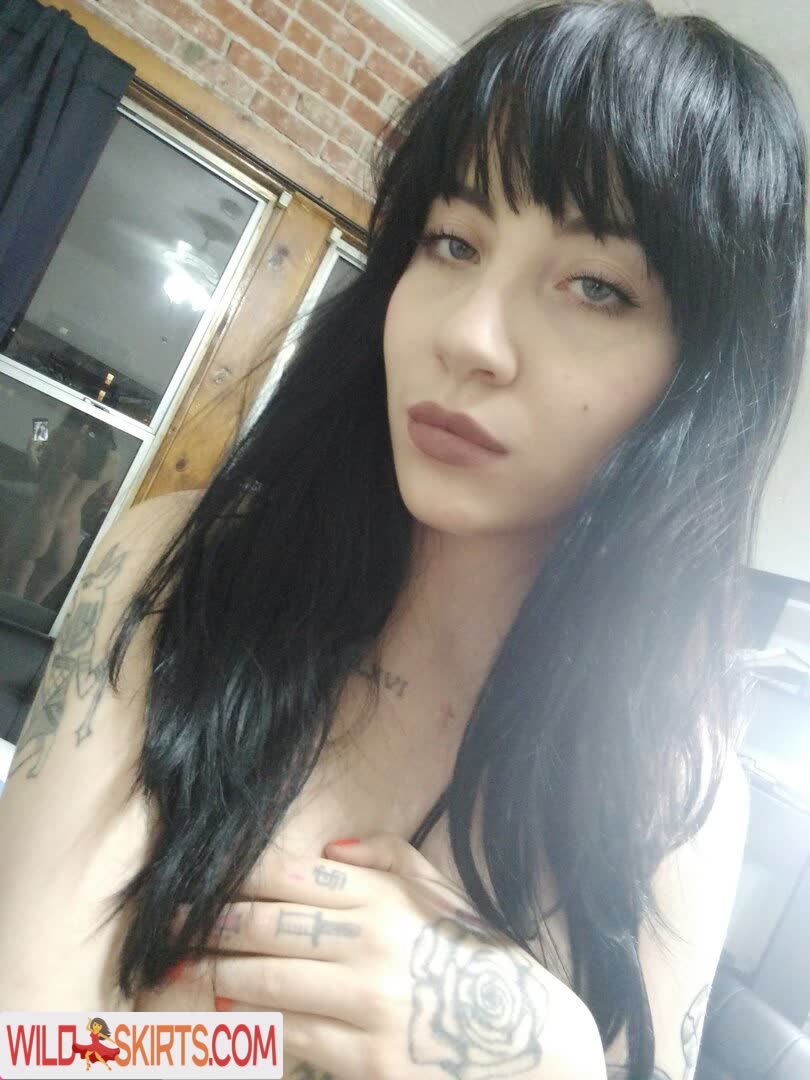 Charlotte Sartre / gothcharlotte nude OnlyFans, Instagram leaked photo