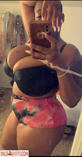 ChellMzDonald / chelld94 / chelle_booo nude OnlyFans, Instagram leaked photo #5