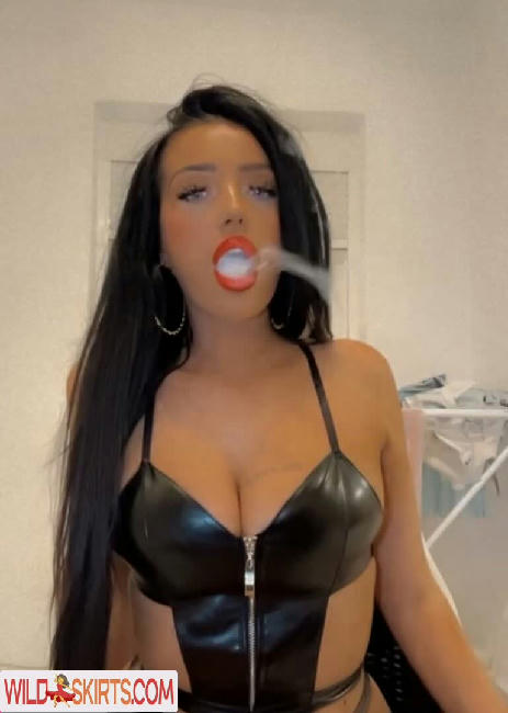 Chelsie Minx / chelsieminxxx / smoking_chelsie nude OnlyFans, Instagram leaked photo #4