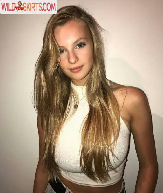 Chloe Vialaret / chloepriv / chloevialaret nude OnlyFans, Instagram leaked photo #8