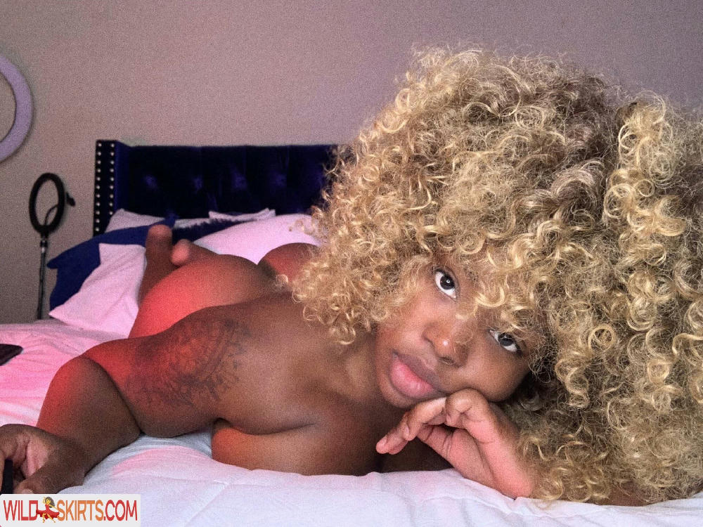 Chocolate Goddess / Cocopuffphatty / MissCocoPuffPhatty / __headoverheel / __headoverheels / chocolate_goddess / goddessphatty / kookooforcocopuffs nude OnlyFans, Instagram leaked photo #22