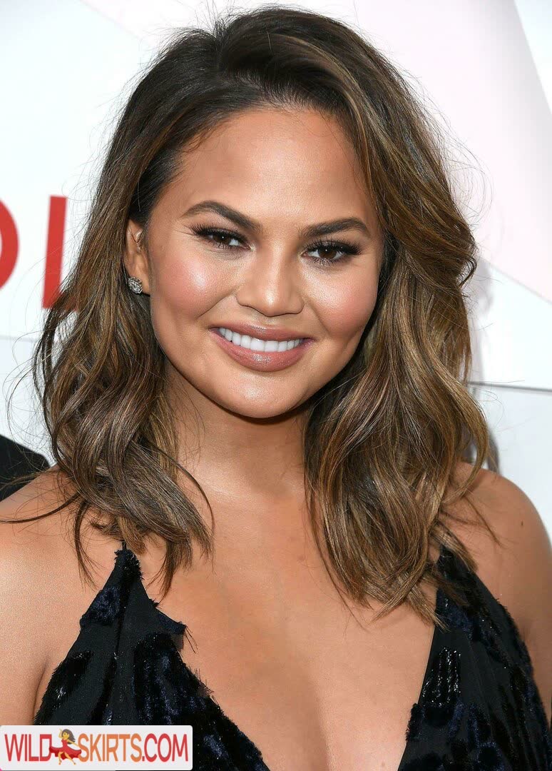 Chrissy Teigen nude leaked photo #104