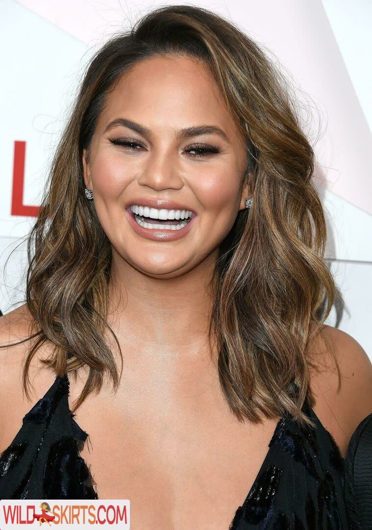 Chrissy Teigen nude leaked photo #105