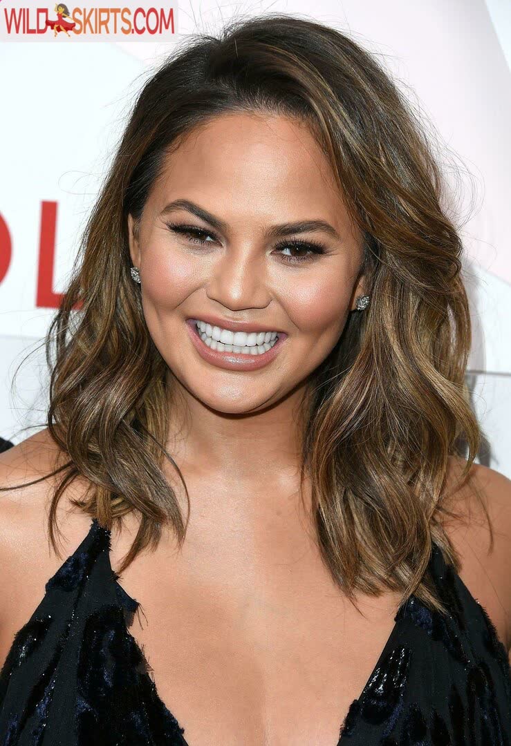 Chrissy Teigen nude leaked photo #108