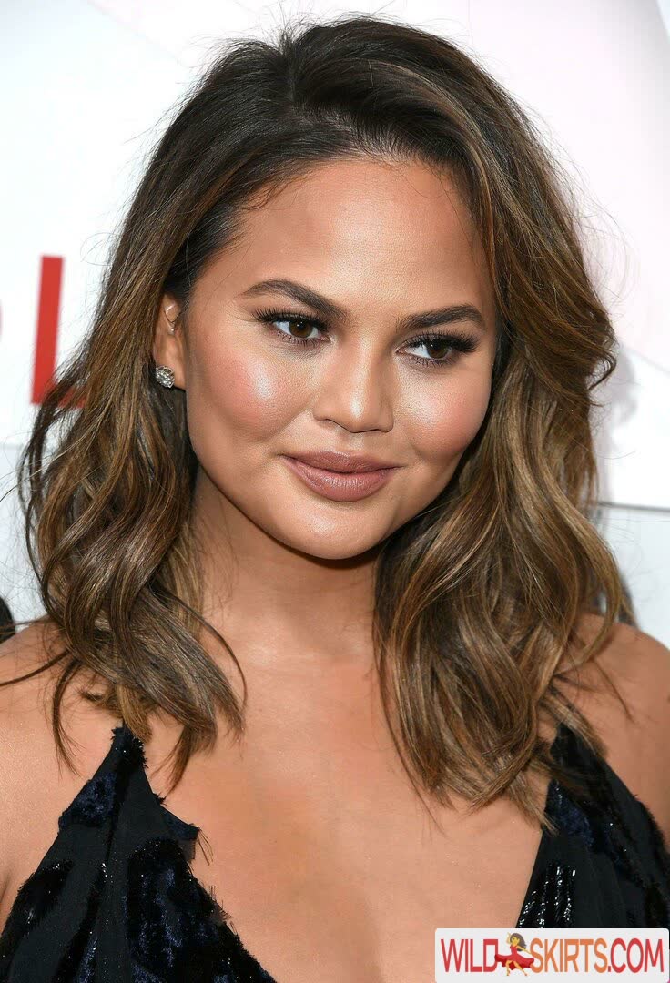 Chrissy Teigen nude leaked photo #110