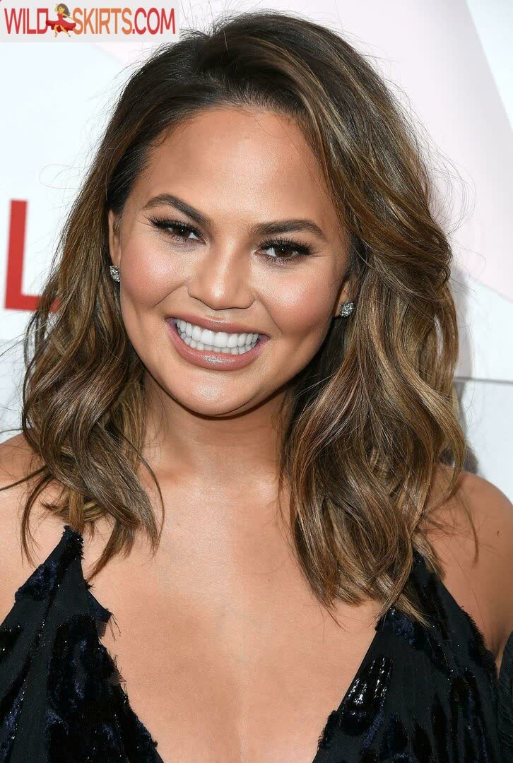 Chrissy Teigen nude leaked photo #112