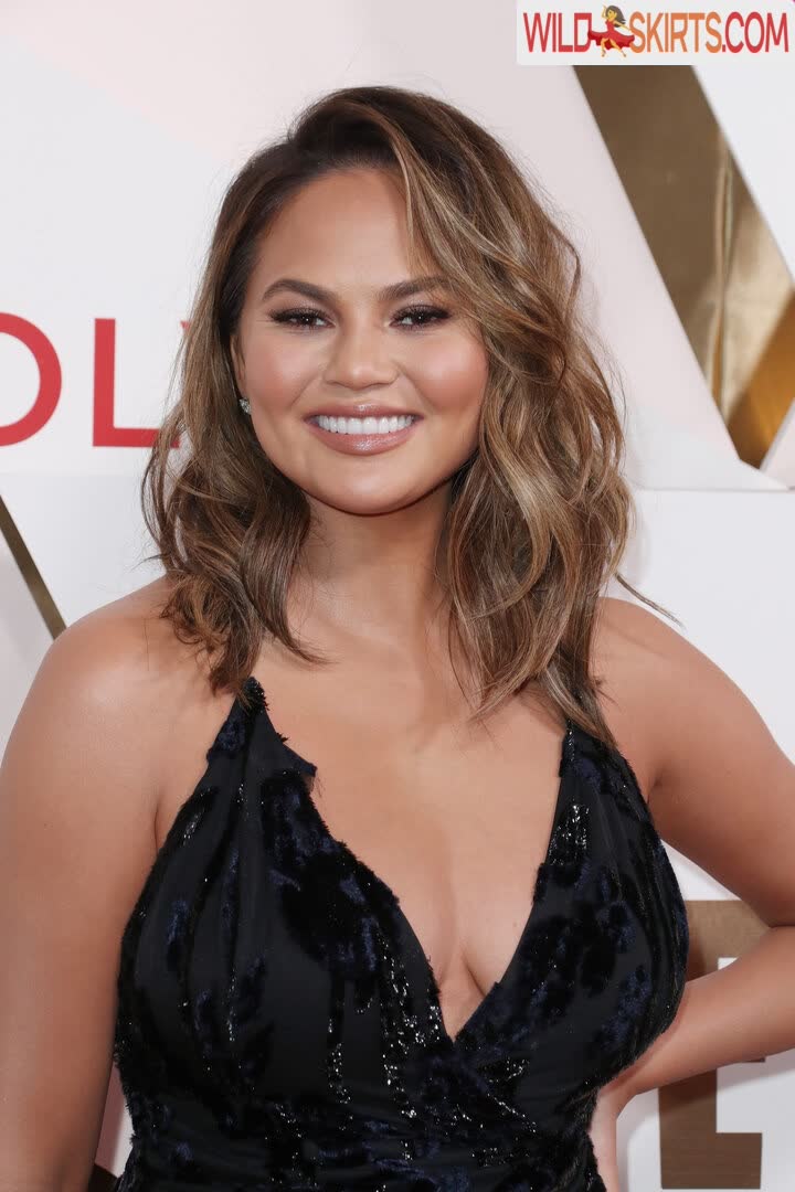 Chrissy Teigen nude leaked photo #126