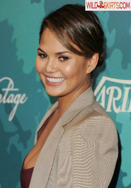 Chrissy Teigen / chrissyteigen nude Instagram leaked photo #76