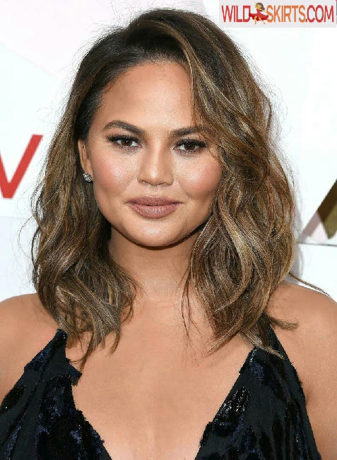 Chrissy Teigen / chrissyteigen nude Instagram leaked photo #101