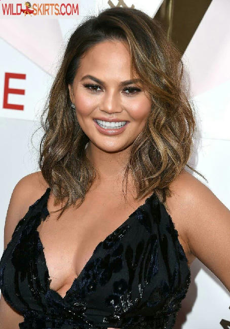 Chrissy Teigen / chrissyteigen nude Instagram leaked photo #114