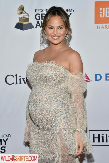 Chrissy Teigen / chrissyteigen nude Instagram leaked photo #132