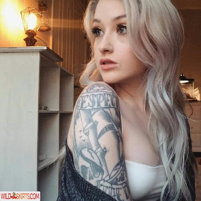 Christa Panek / BonesPanek / christamaepanek nude Instagram leaked photo #2