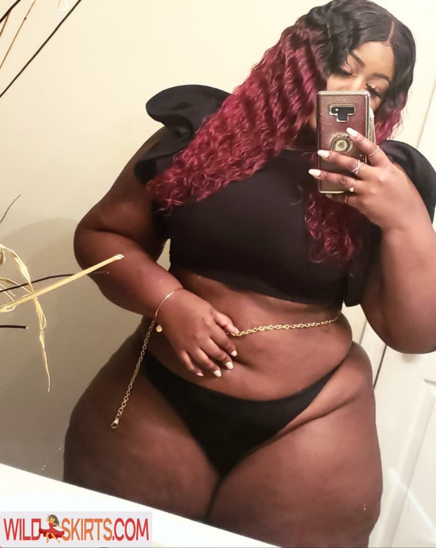 Chrisycurves nude leaked photo #7