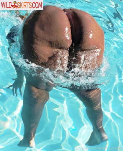 Chrisycurves nude leaked photo #8