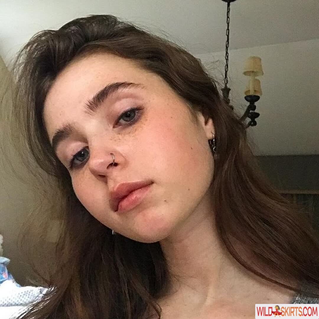 Clairo nude leaked photo #4