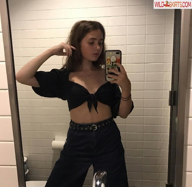 Clairo / Claire Cottrill / clairo nude Instagram leaked photo #13