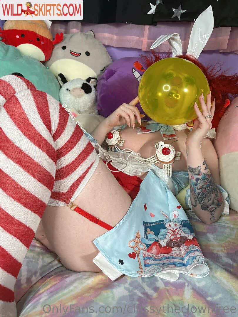 Clussytheclownfree nude leaked photo #9