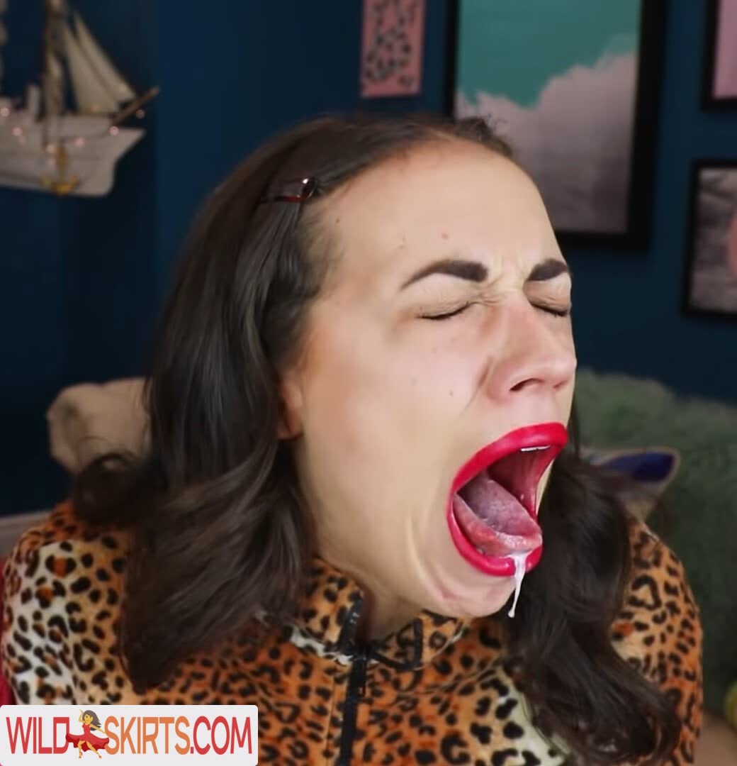 Colleen Ballinger / Miranda Sings nude leaked photo #8