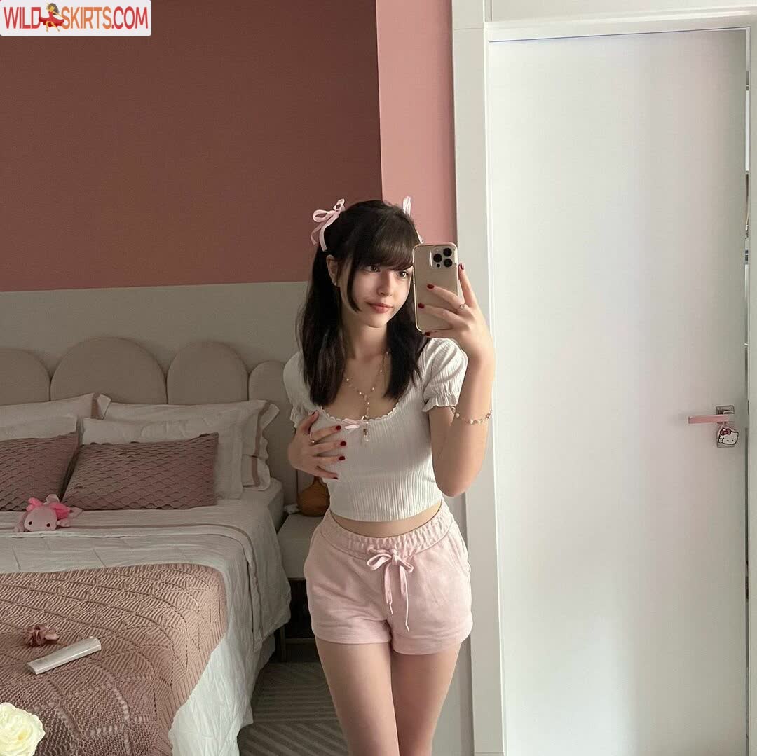 Comunivia / meguca888 nude Instagram leaked photo #1