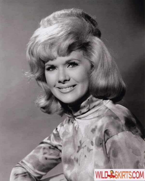 Connie Stevens nude leaked photo #9