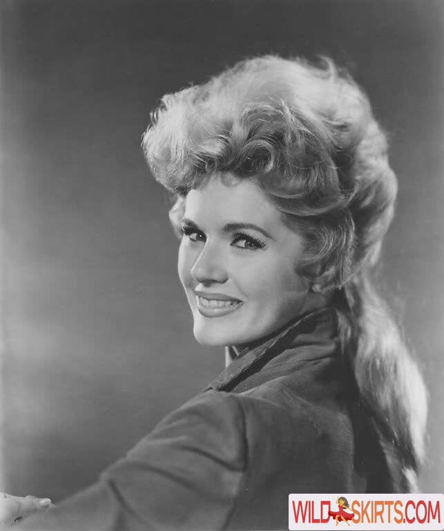 Connie Stevens nude leaked photo #50