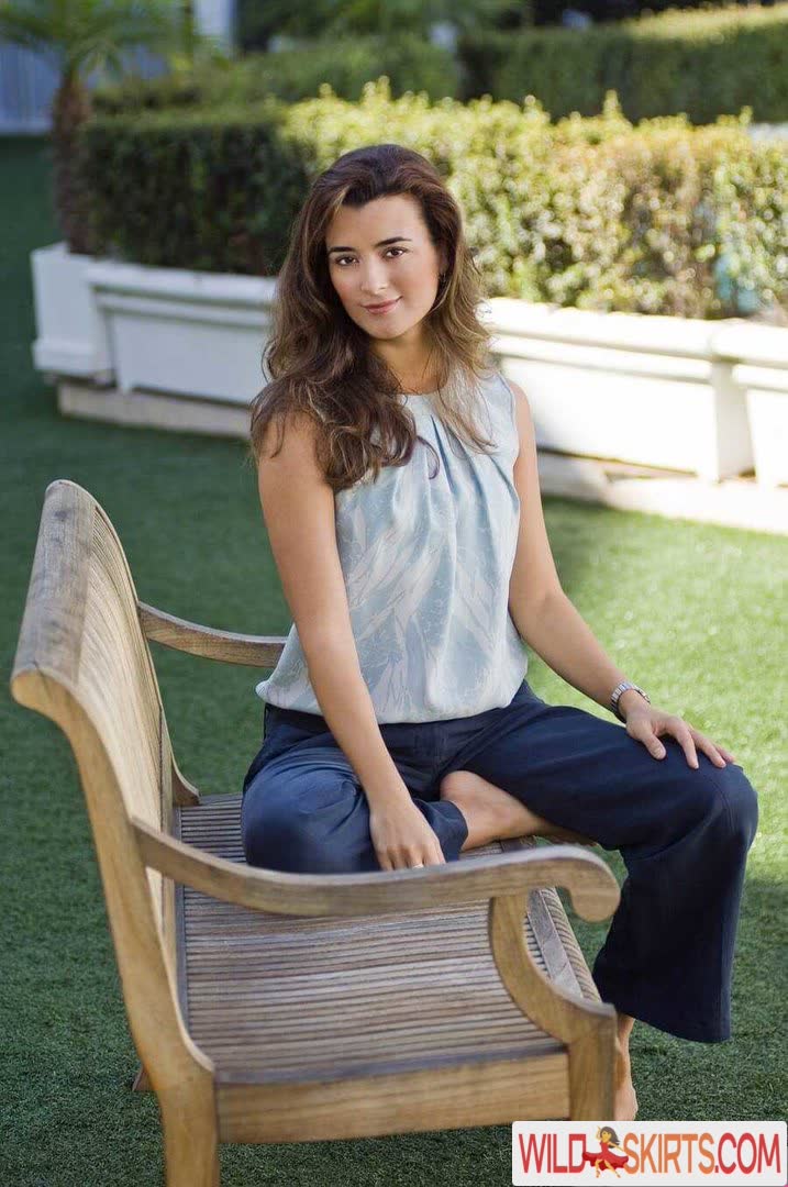 Cote De Pablo / cotede_pablo nude Instagram leaked photo