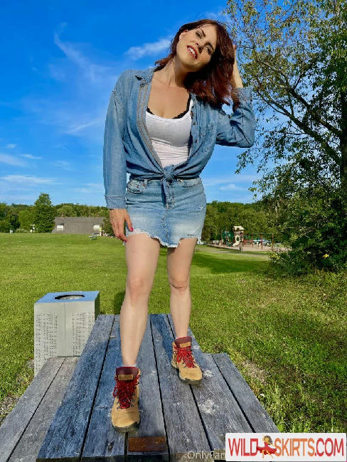 Country Christina / DoesCountry / countrychristina / countrychristinaofficial nude OnlyFans, Instagram leaked photo #8