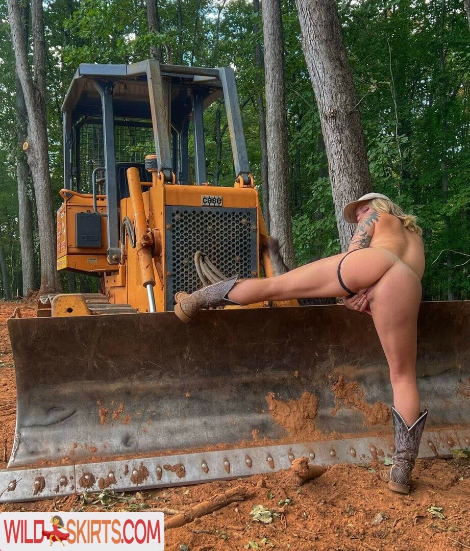 Countrybadasstay nude leaked photo #14