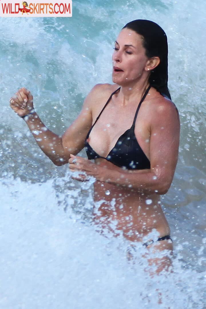 Courteney Cox nude leaked photo #7