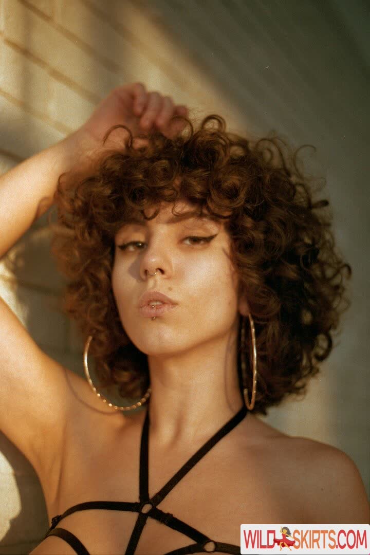 Curlywiktoria nude leaked photo #137