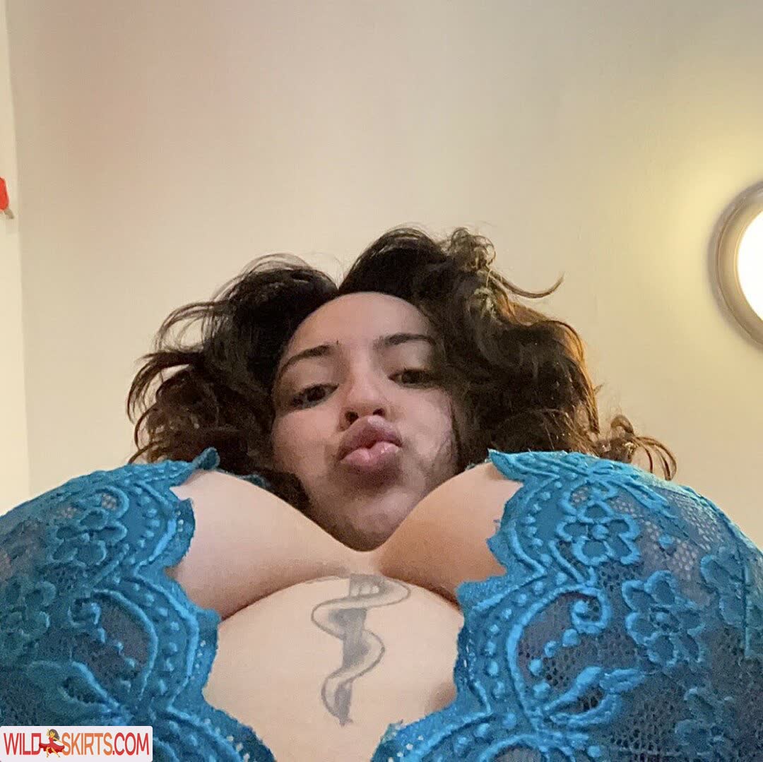 Curvygirlynat nude leaked photo #4