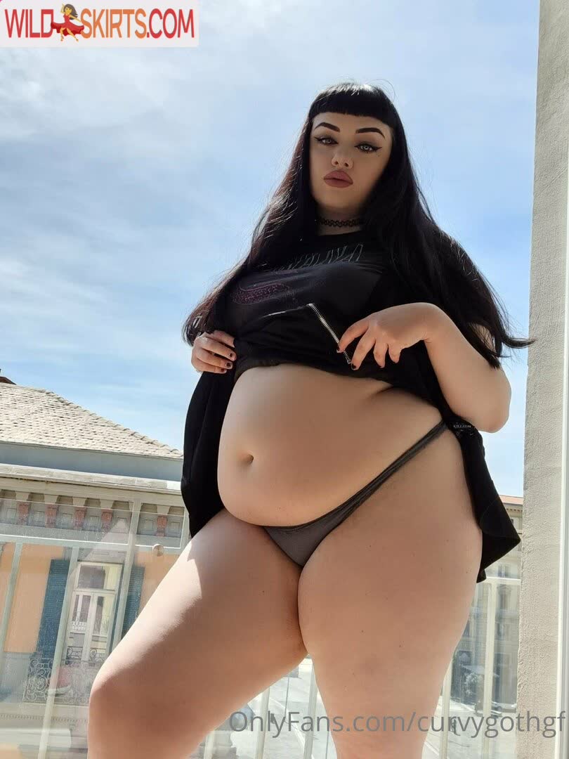 Curvygothgf nude leaked photo #5