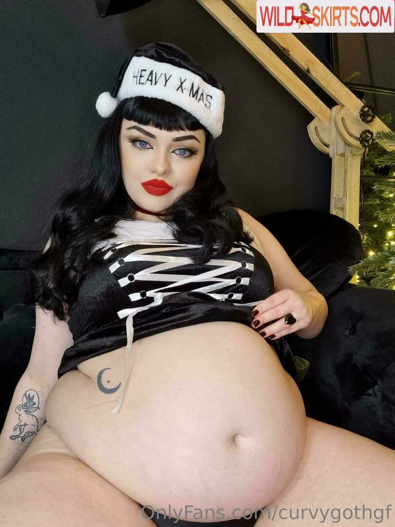 Curvygothgf nude leaked photo #12