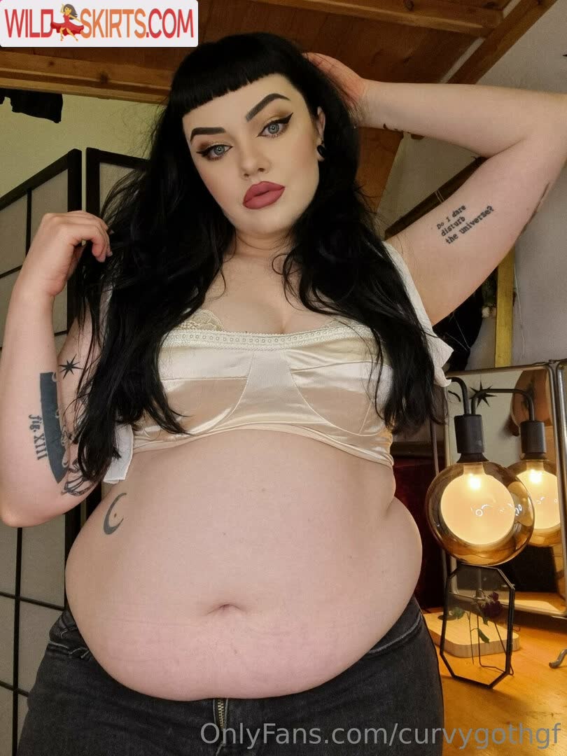 Curvygothgf nude leaked photo #13