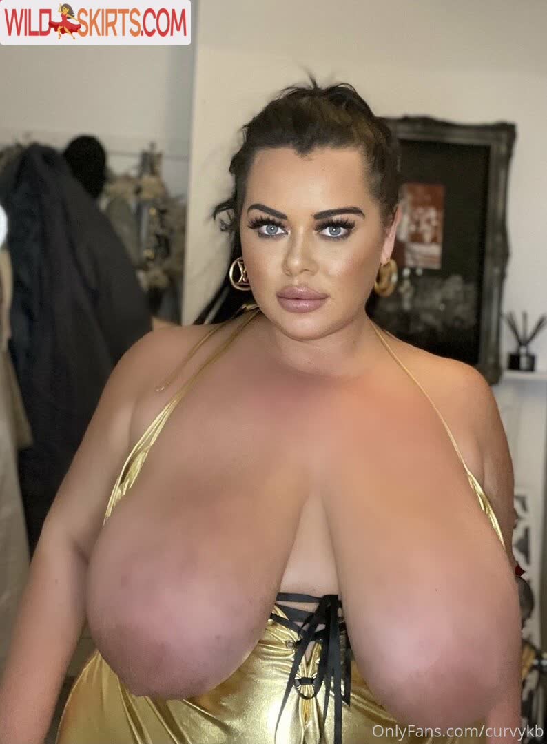 Curvykb nude leaked photo #102